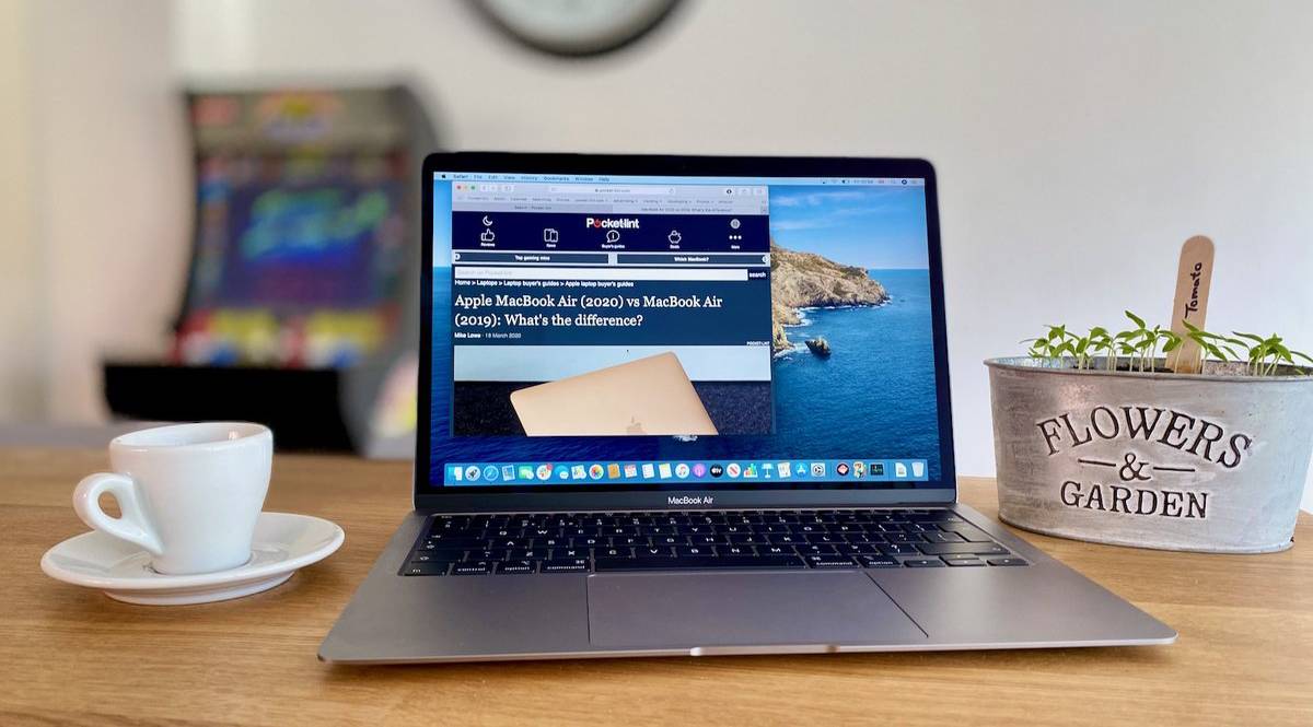 Sforum - Trang thông tin công nghệ mới nhất 151520-laptops-review-apple-macbook-air-2020-initial-review-keyboard-dreams-image1-jdef8ig5cl-1 Đánh giá MacBook Air 2020: Chiếc MacBook Air tốt nhất, hời nhất từ trước đến nay 